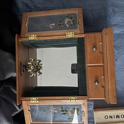 Jewelry box