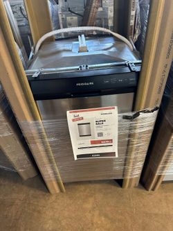 Frigidaire FFCD2413US Dishwasher