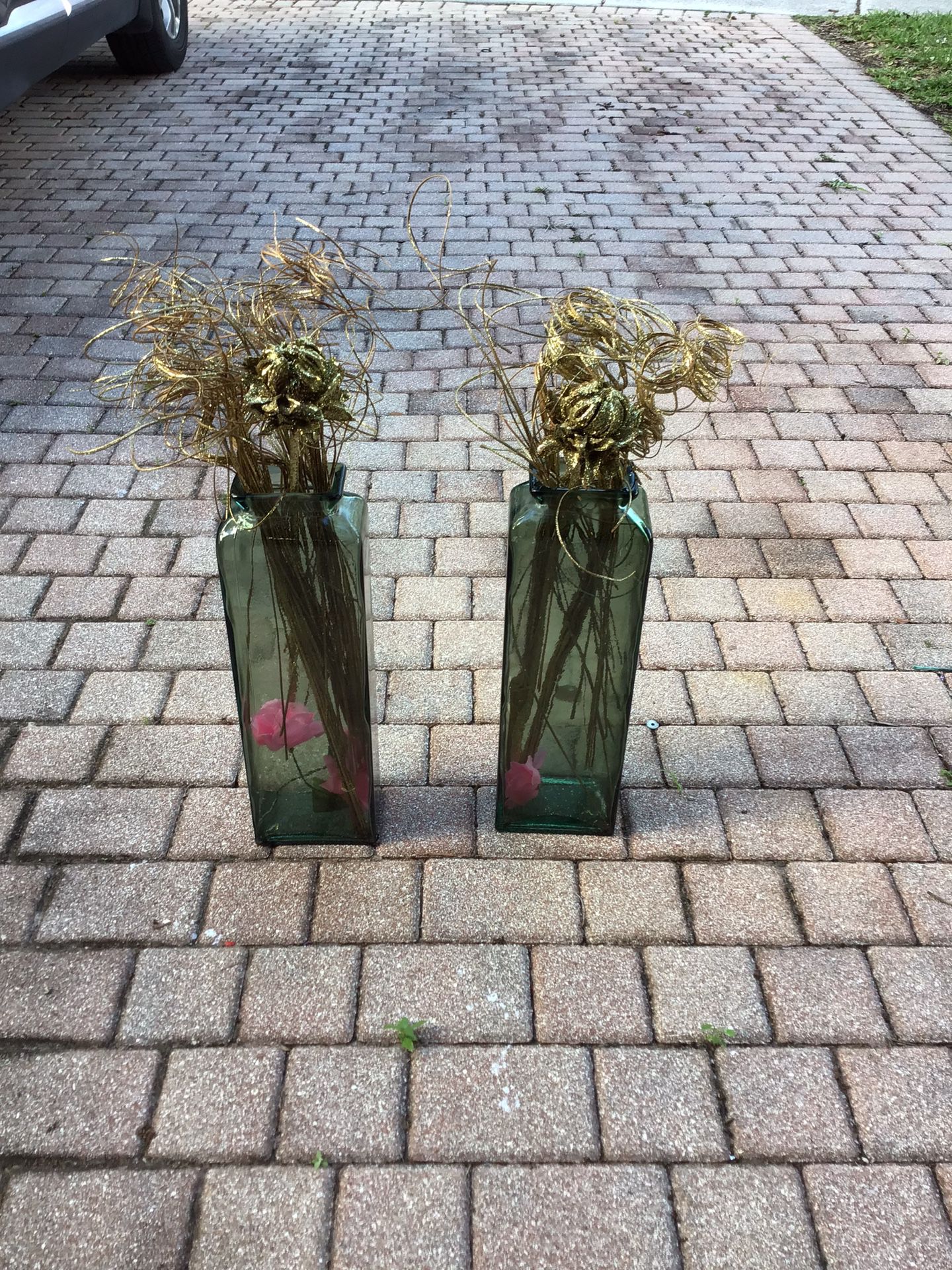 Black Glass Vases With Gold Flowers    