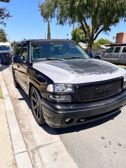 2002 GMC Yukon XL Denali