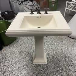 Kohler pedestal Sink