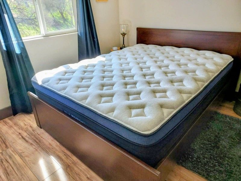 Helix Midnight Luxe King Mattress
