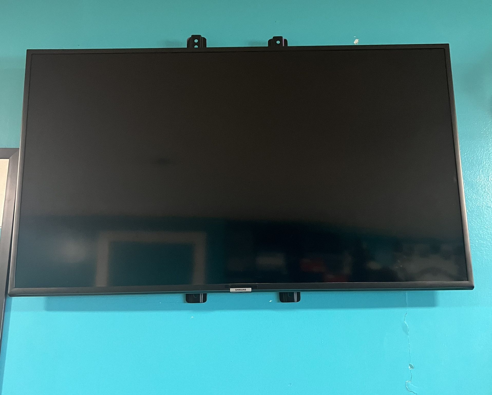 Samsung Flat Screen 38 Inch Tv