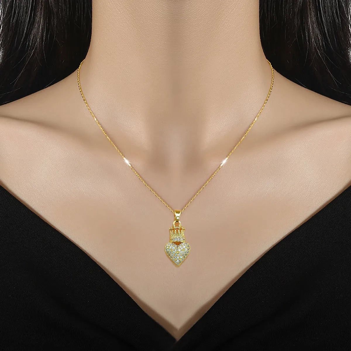 Simple Style Heart Shape Crown Titanium Steel Copper Plating Inlay Artificial Gemstones Pendant Necklace