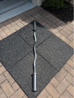 Ez Curl Bar Olympic  4.7 Inch 35 Lbs  2’ Brand New in Box 49$ Firm