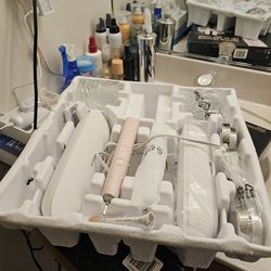 Electric Toothbrushes set like new dont need