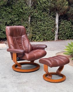 Danish Mid Century Modern Ekornes Stressless Governor Leather Recliner