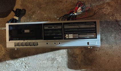 vintage Sanyo RD S18 silver-face stereo cassette deck