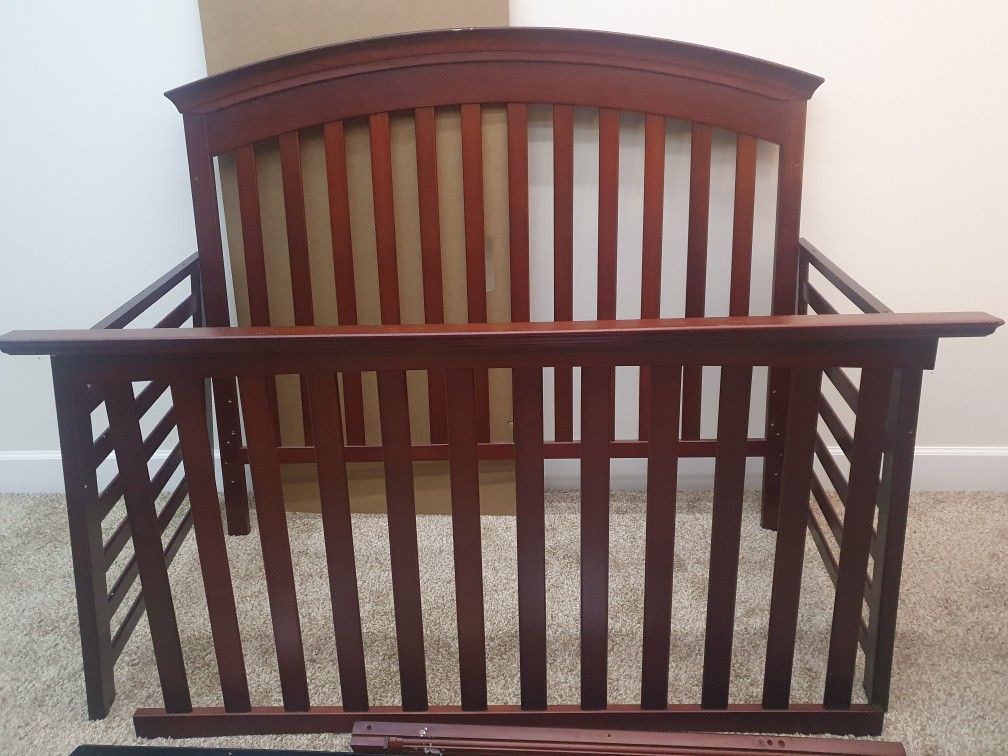 Carter s Manchester 4 In 1 convertible crib with conversion kit for Sale in Lisle IL OfferUp
