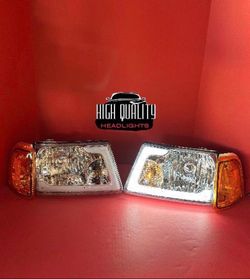 Ford Ranger 2001. 2011 Headlight.