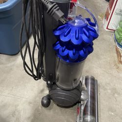 Dyson Animal  Ball Vacuum Cleaner