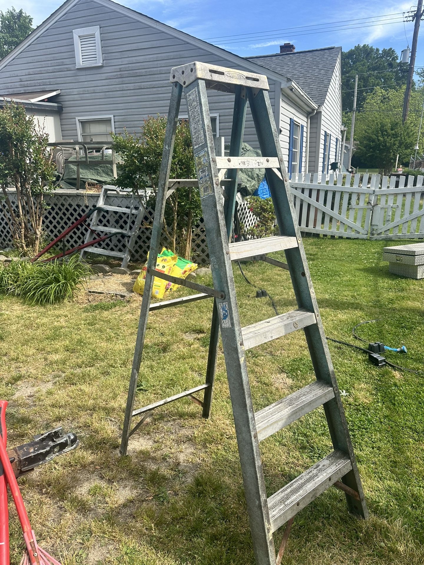 6 Foot Fiberglass Ladder