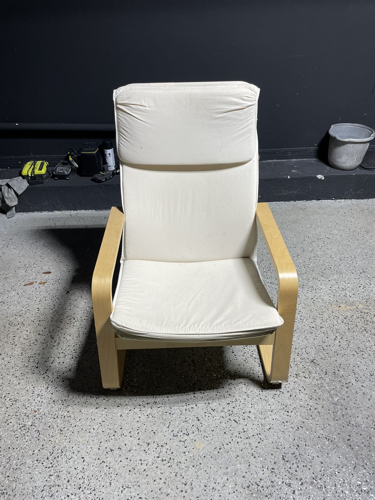 White Beach/Patio Cushion Chair 