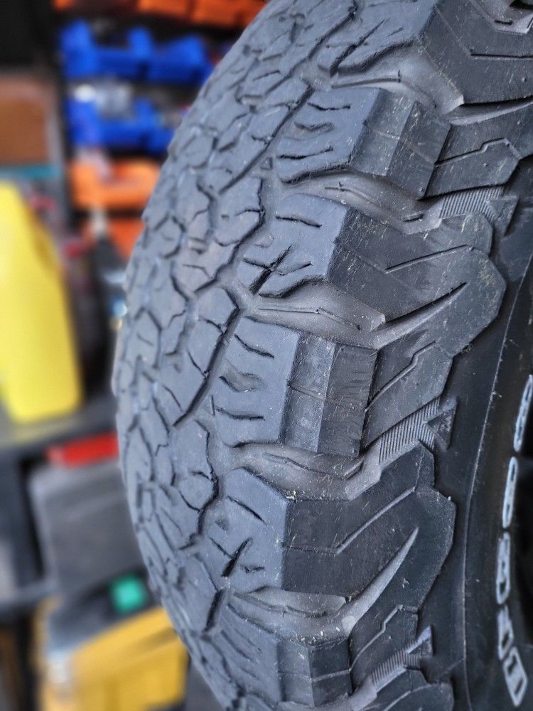 four 285/75/16 BFG K02 All Terains on 2002 f250 8x6.5 lug Pattern ford