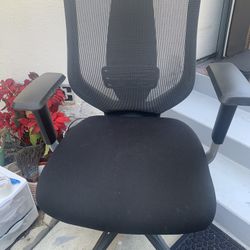 Executive Computer/Desk Chair. Like New . Swivels , Adjustable, Arm Rest Adjustable And Has Lumbar Back Rest Reduced From $30