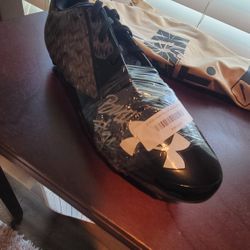 Seahawks-Byron Murphy Autographed Cleat With Authenticity. 