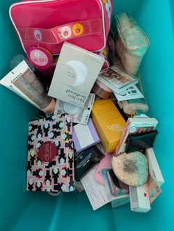 Huge Tote Full Of New And Preowned Beauty Items