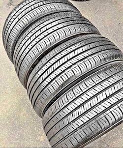 215/60/17 hankook 📍📍 Vendo un set de llantas con 80% de vida las 4 📍🌟