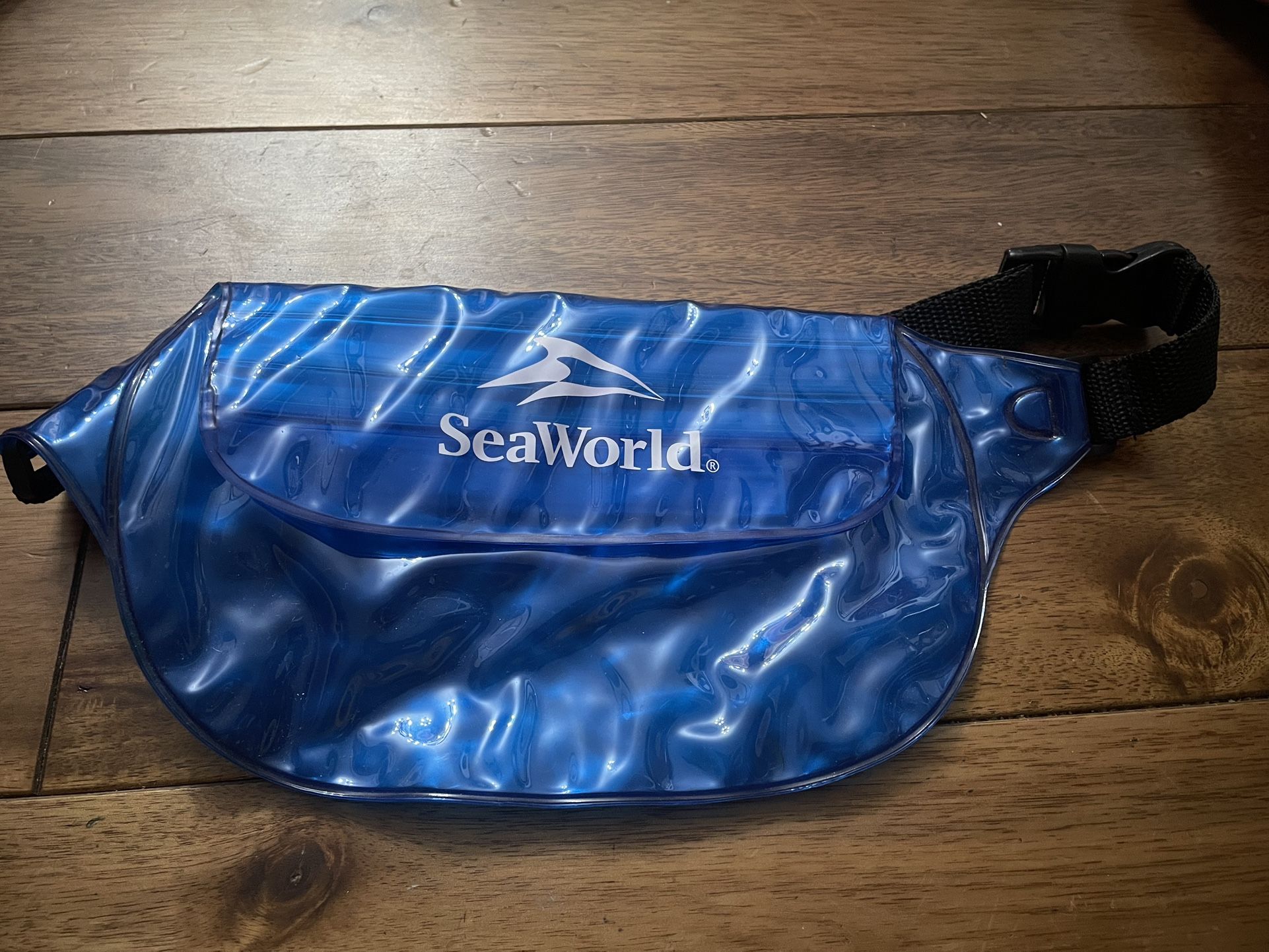clear blue fanny pack (also known as a waist bag or belt bag) Vintage Rare SeaWorld