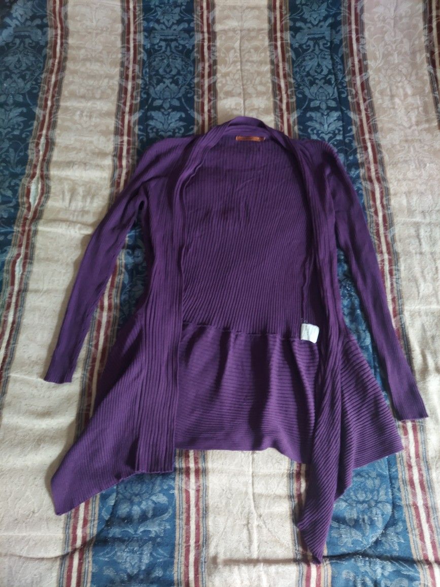 Belldini Size Medium purple knit top