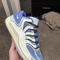 Kd 17 Blue And White Size 12