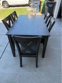 Kitchen dinette set