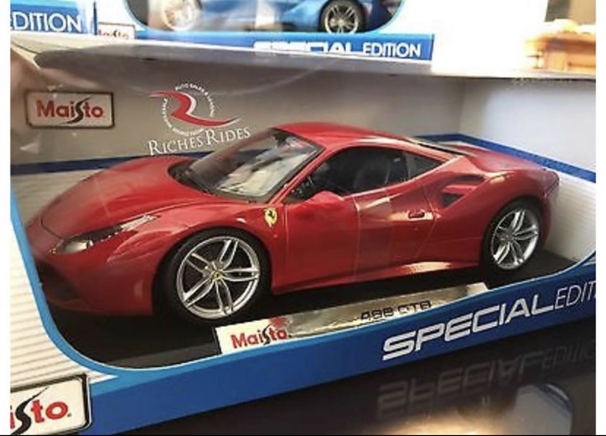 Maisto Ferrari 488 GTB Special Edition Die Cast Car Model 1:18 Scale