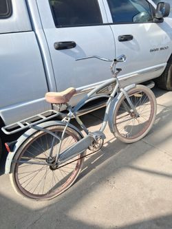 Huffy Nel Lusso Beach Cruiser Bike