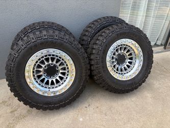 17” INCH LOCK OFF ROAD MOJAVE MACHINED POLISH WHEELS/RIMS WITH 33” INCH TBB TIRES OFF ROAD