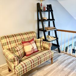 Beautiful Like New Love Seat-$125 OBO