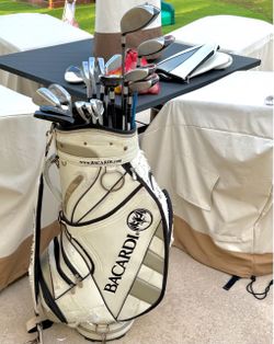 Complete Golf Set w/ Bag, Tees, & Golf balls