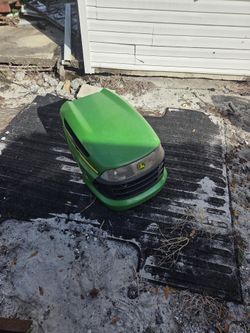 ((READ AD))(($40 EACH))((HOOD LA---SERIES Johndeere)) Riding Mower 