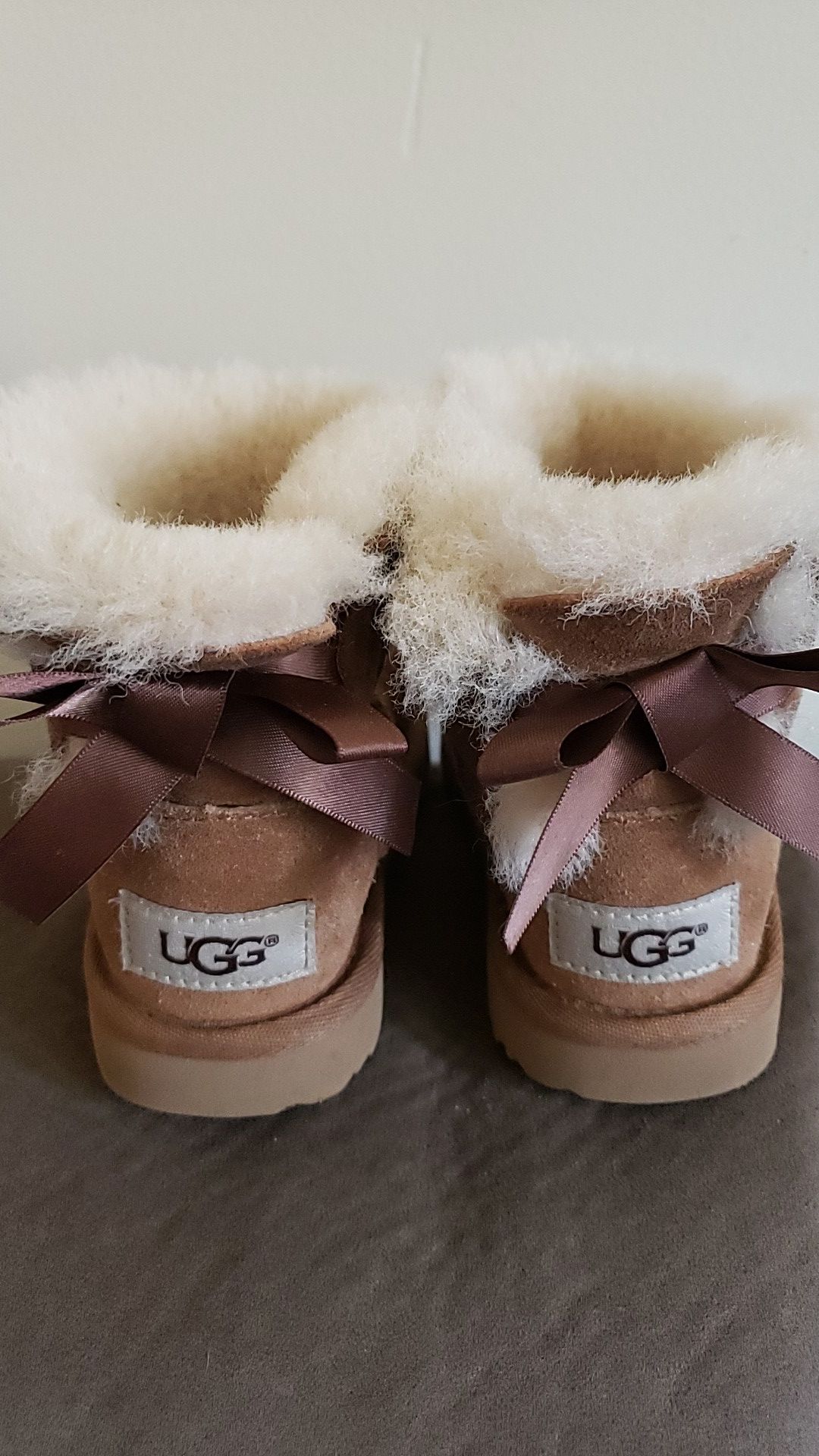 Toddler Girls Authentic Ugg boots sz 8