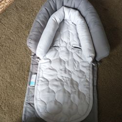 New Baby Car Seat Double Head Supporter (unused)