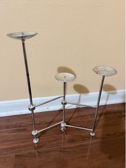 Modern metal 3-candle holder