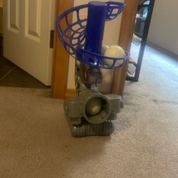 Automatic Wiffle Ball Pitcher 