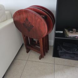 Antiques. Juego De 4 Mesitas Auxiliares. Todas Unas Johas