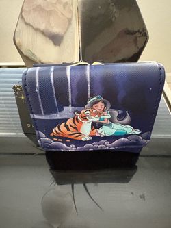 Loungefly hart tag wallet