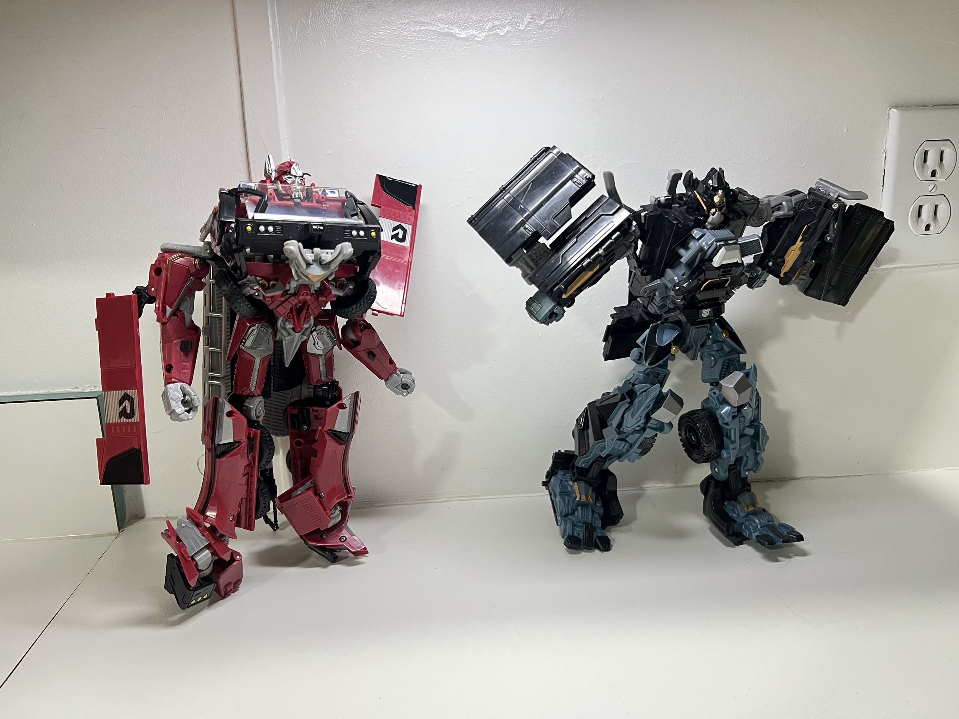 Hasbro Transformers Dark of the Moon Leader Class Ironhide Incomplete for Parts 2 transformers
