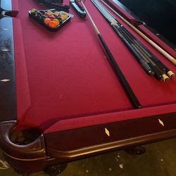POOL TABLE