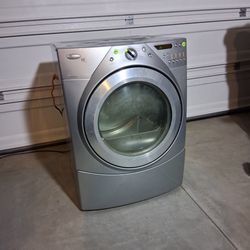 Whirlpool Duet Gas Dryer With Steam Function  Great Working Condition