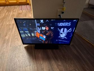32 In. Vizio HDMI/USB TV.