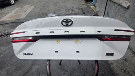 2026 toyota camry trunk lid