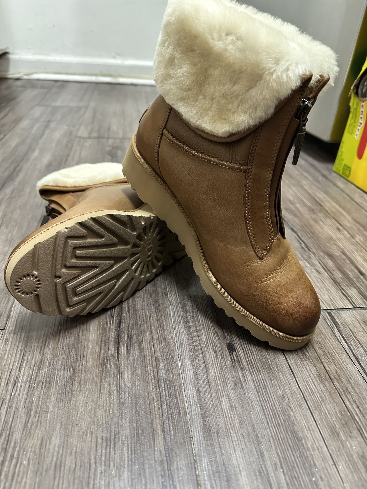 UGG OZWear Abir Collar Water Resistant Boots