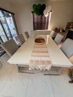 City Furniture Full Dining Room Set (includes table, chairs and buffet)