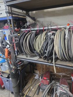 Pressure washer hoses and wands