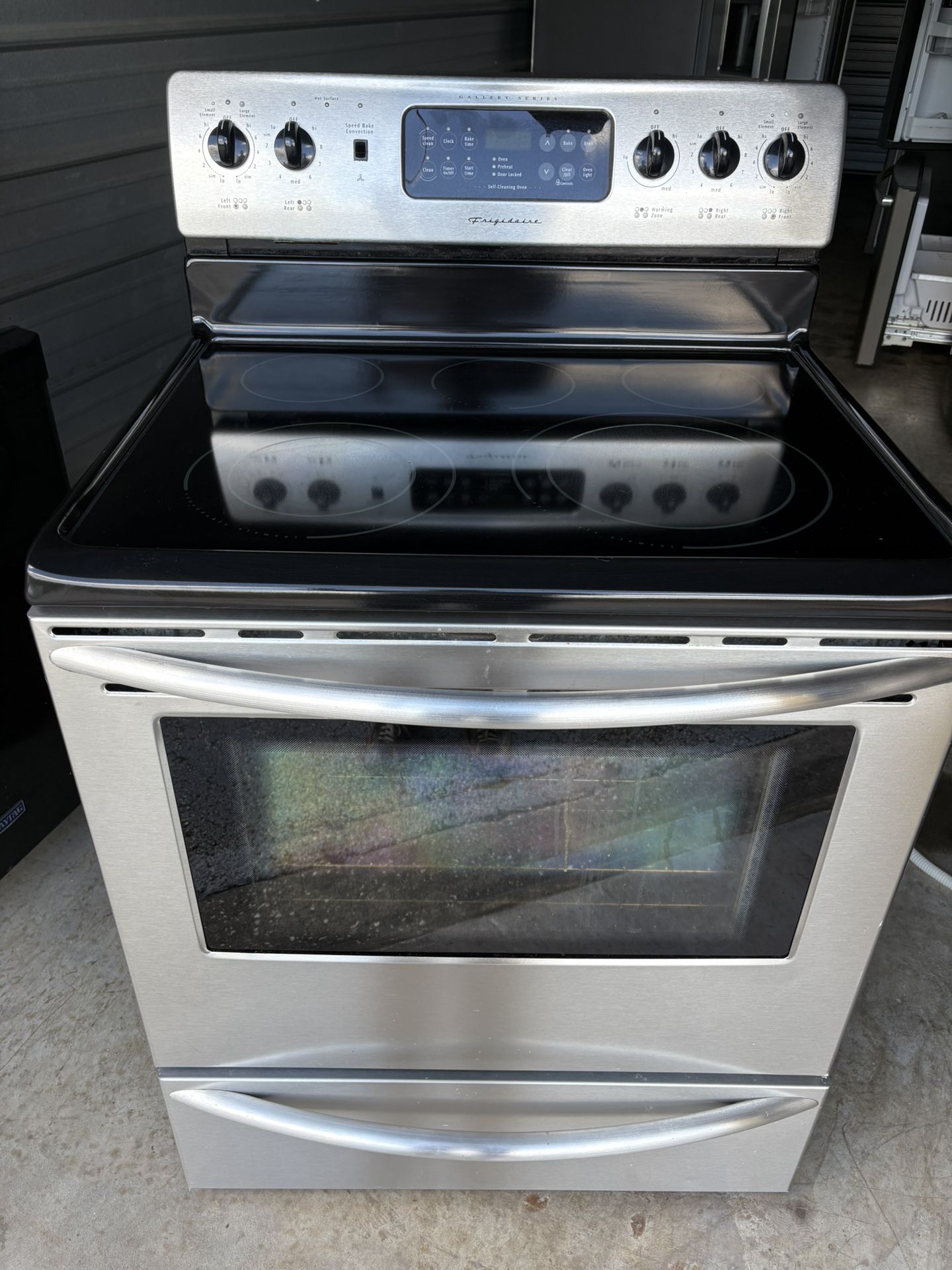 Stainless Steel Glasstop Stove w/Convection oven