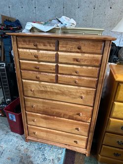 Chest of drawers