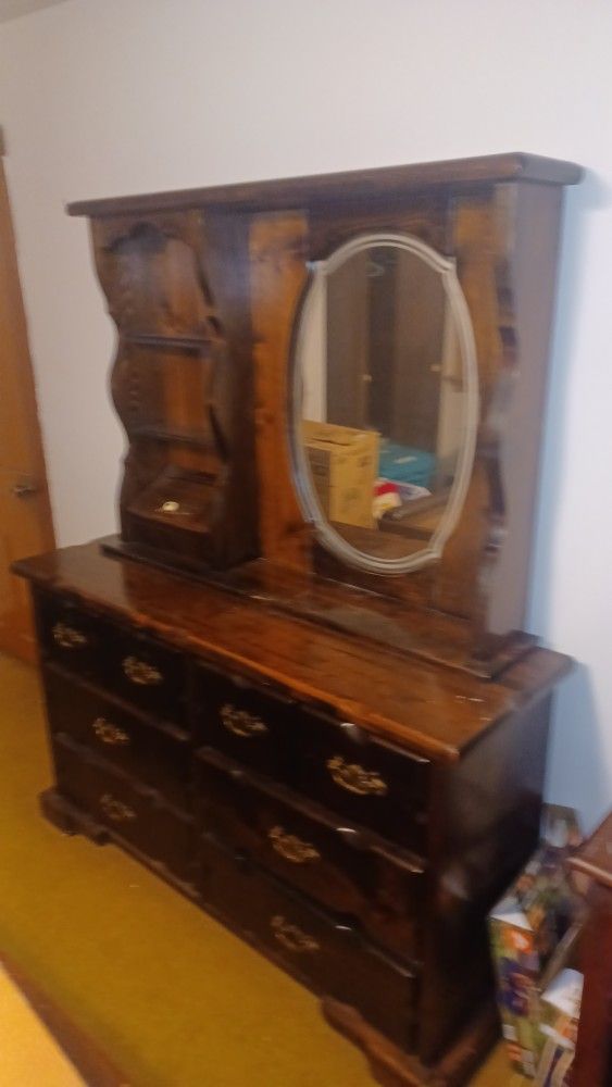 Wood dresser with Mirror