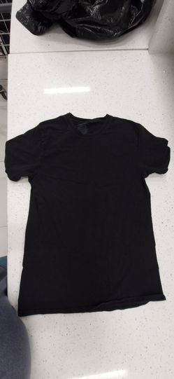 Gildan black t-shirt Size Small